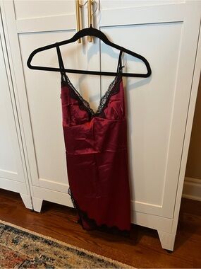 SHEIN Burgundy Satin Chemise with Black Lace Trim 🆕